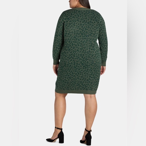 NWT Terra & Sky Women's Plus Size Scoop Neck Leopard Print Sweater Dress 3x - Picture 3 of 10
